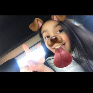 Meet your Posher, Chloe